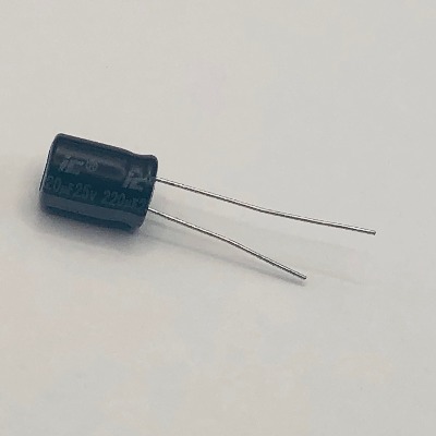 [RAW] 1 x Aluminum Electrolytic Capacitor 220uF 25V 20% 8X11.5mm Radial Illinois