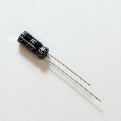 [RAW] 1 x Aluminum Electrolytic Capacitor 4.7uF 50V 5x11mm Radial Illinois